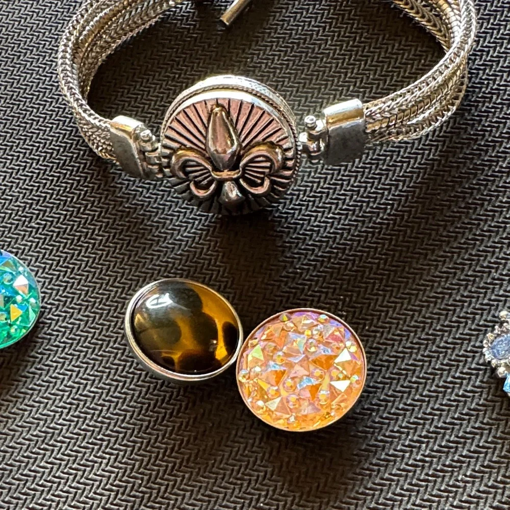 Silver Tone Bracelet with Interchangeable Snaps - Picture 5 of 7